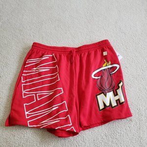 Miami Heat Soft Shorts Womens XXL 2XL Red NBA Basketball Big Logo Pockts NWT